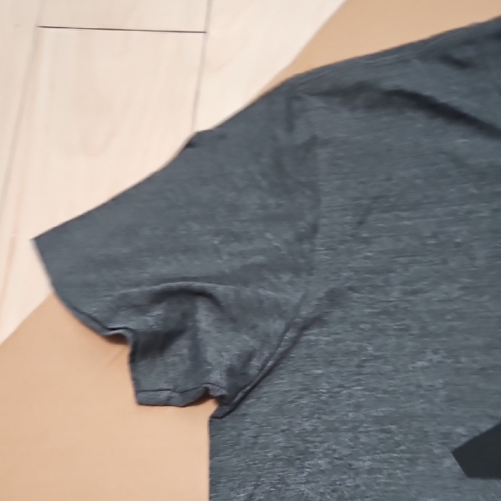 Adidas Gray and Black Short Sleeve Tee - Picture 3 of 7